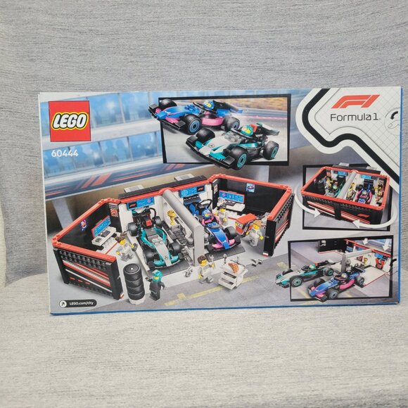 Lego City F1 Garage & Mercedes-AMG & Alpine Cars 60444 - Picture 6 of 11